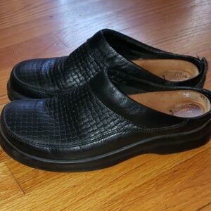 birkenstock leather clogs size 7